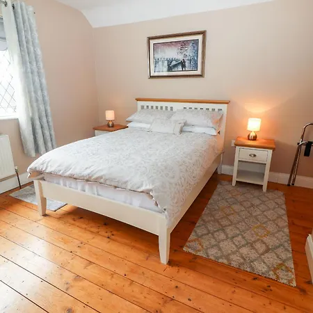 17 Clover Hill *